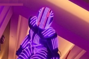 Lire la suite à propos de l’article LES ROBOTS LEDS LIGHTMEN